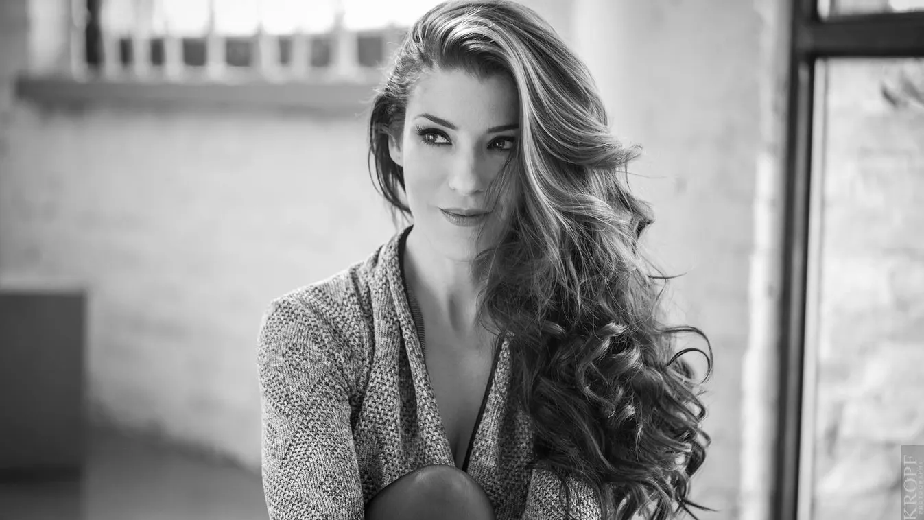 Magyar szépségkirálynő pornóképeit ígérik a csalók