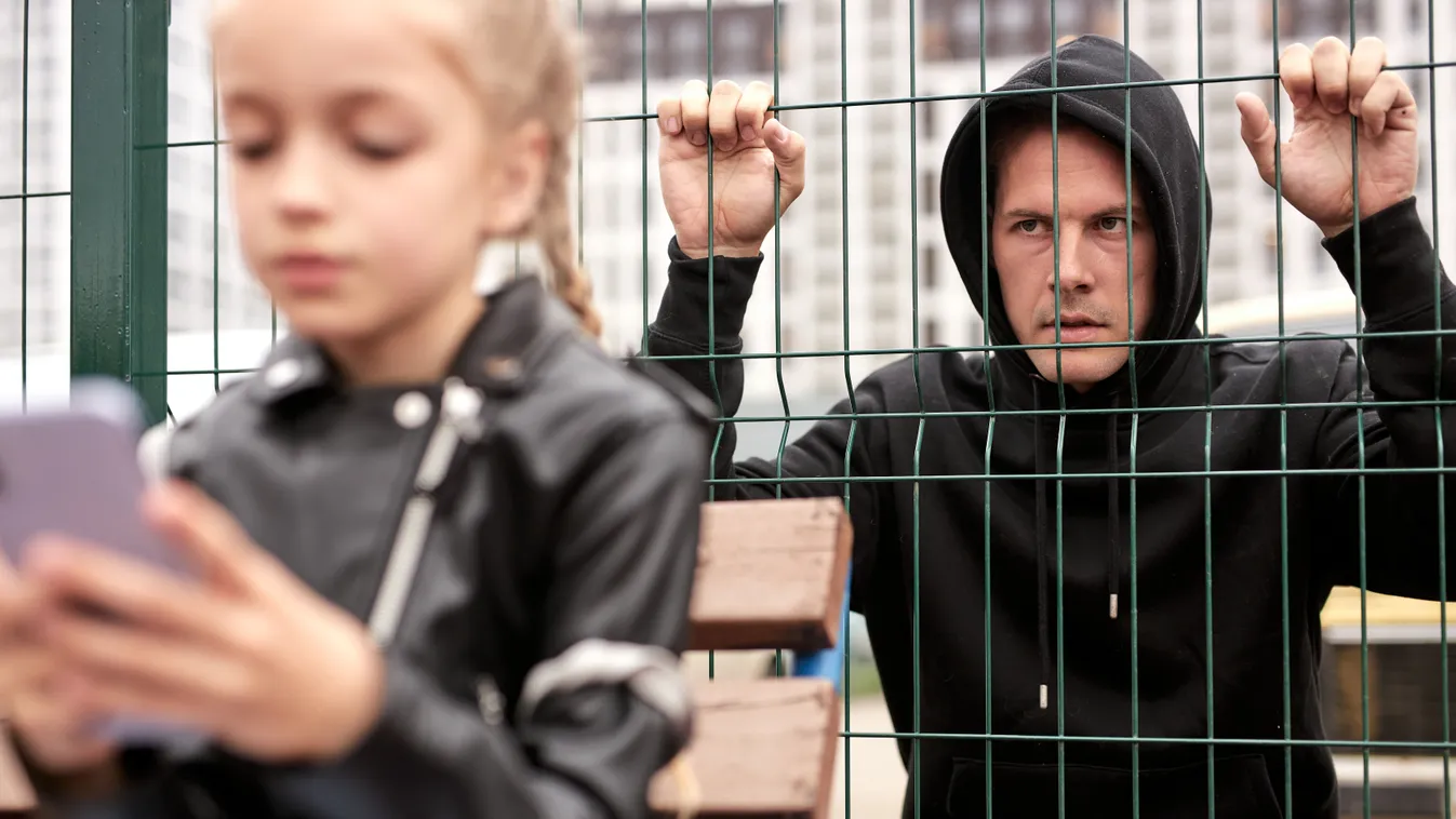 Pedofil üldözte a fiatalokat Szegeden