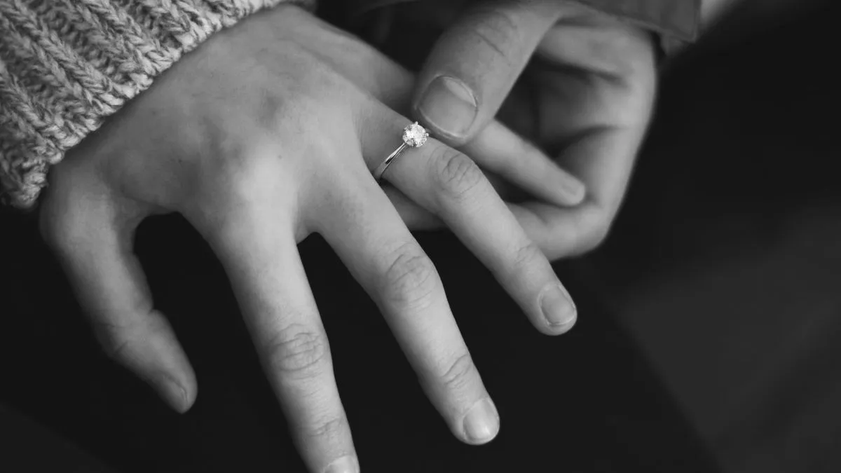 eljegyzés, jegygyűrű, menyasszony