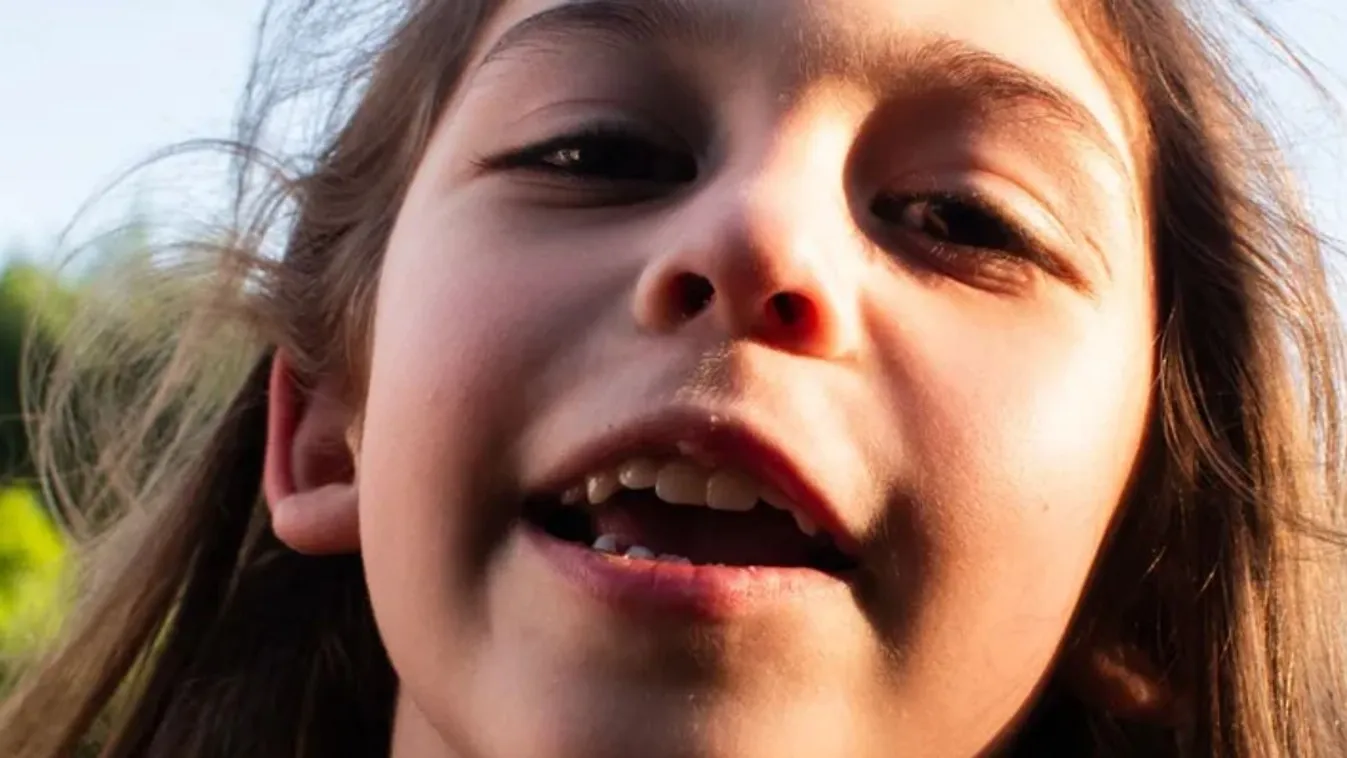 Napról-napra egyre közelebb kerül a halálhoz a 7 éves Emma