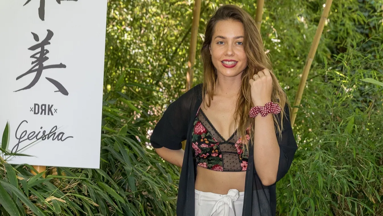 Babakocsit tolva fotózták le Rubint Rellát