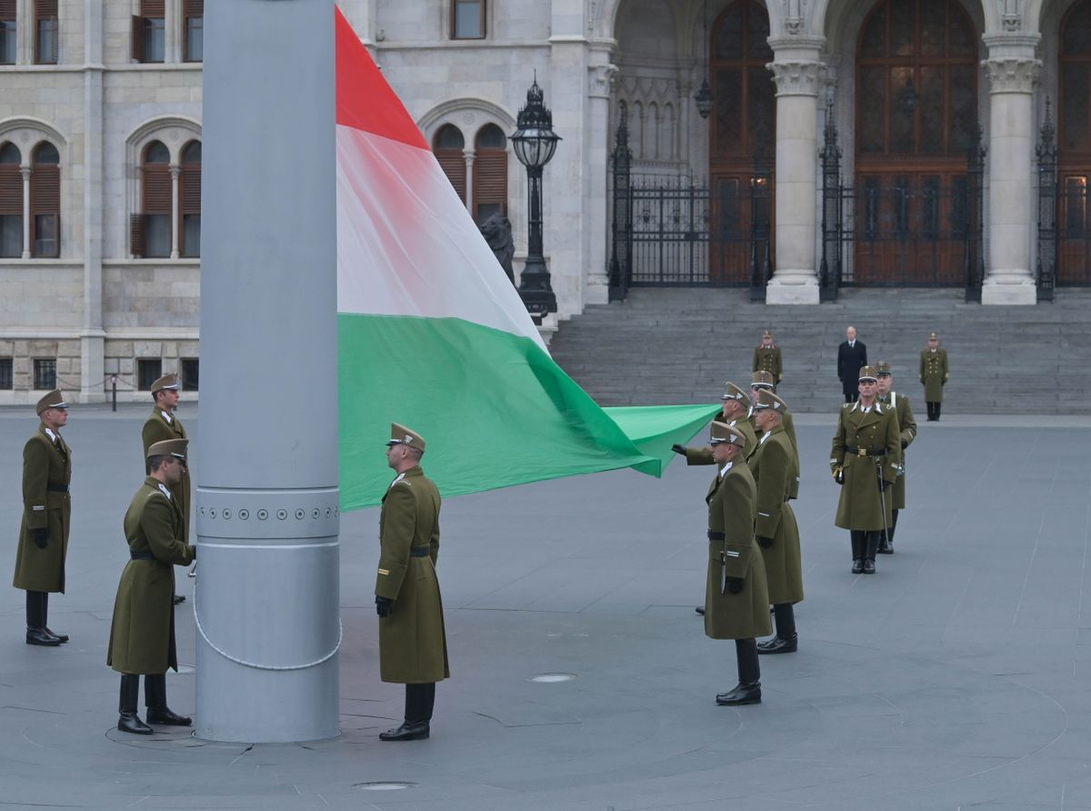 BÖRÖNDI Gábor; SZALAY-BOBROVNICZKY Kristóf