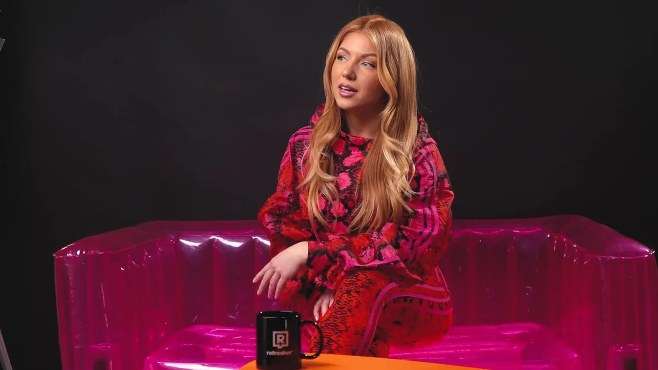 Brutális dekoltázst villantott Tolvai Reni