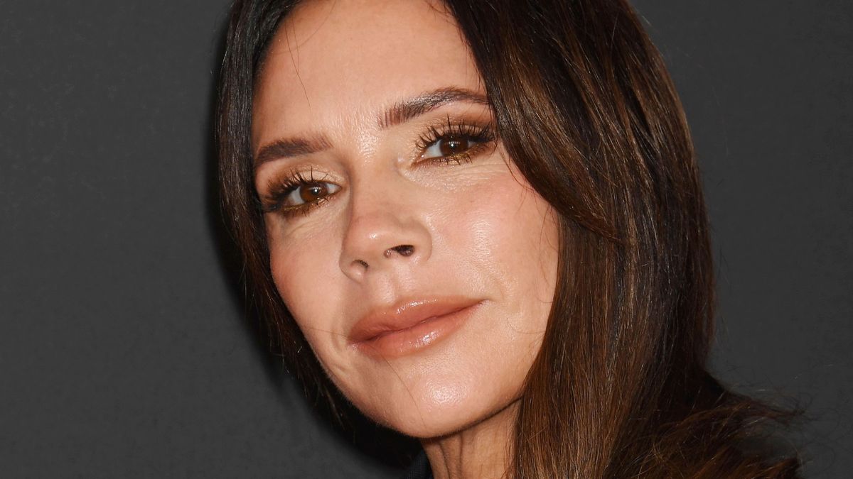 Victoria Beckham bugyi nélkül terpesztett? - Itt az intim videó