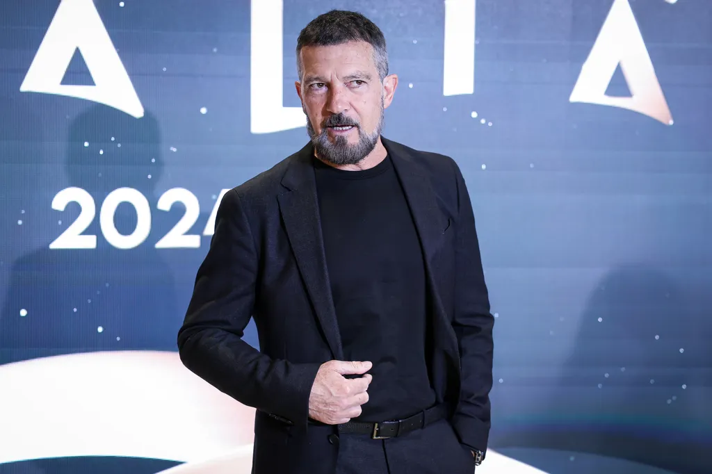 Galéria - Macsó férfiak szakállal és nélküle RIPOST - Adrián
