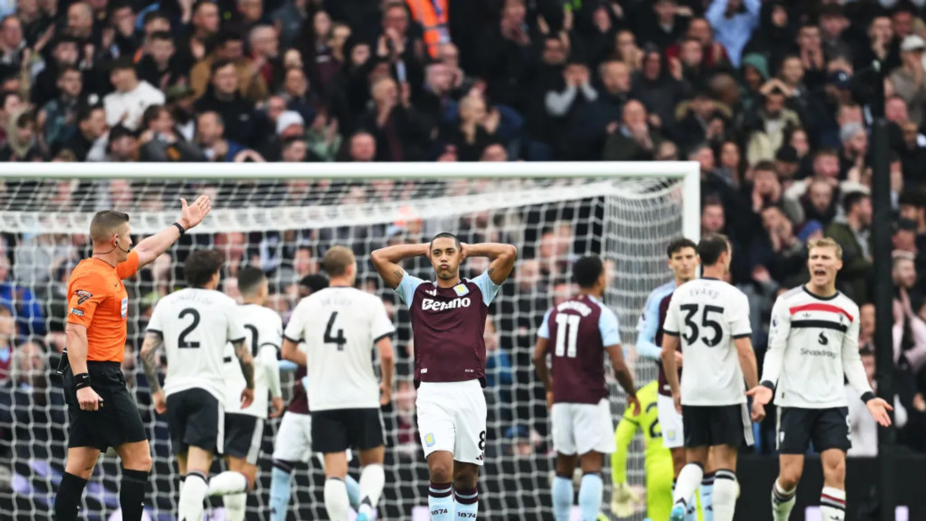 Lehallgatták az öltözőt, óriási a botrány Manchesterben