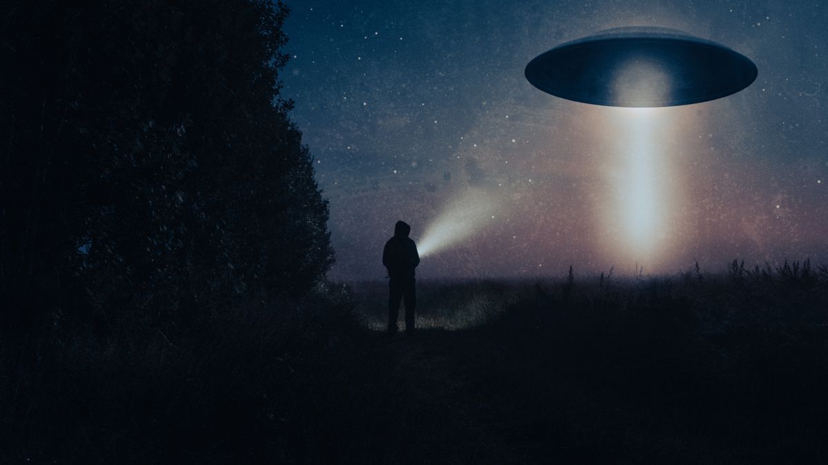 Rettegnek a falusiak: UFO szállt a tanya felett