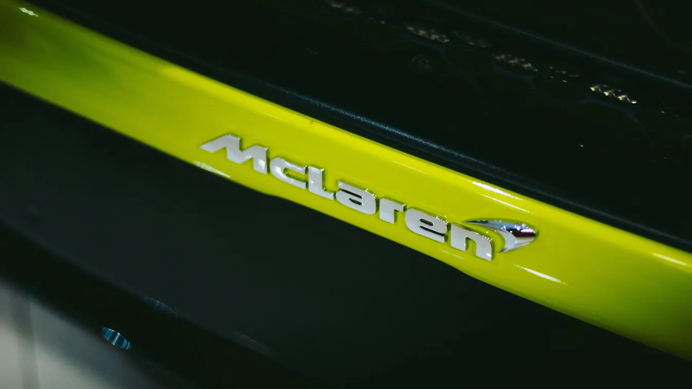 Élő adásban szenvedett balesetet a híres videós