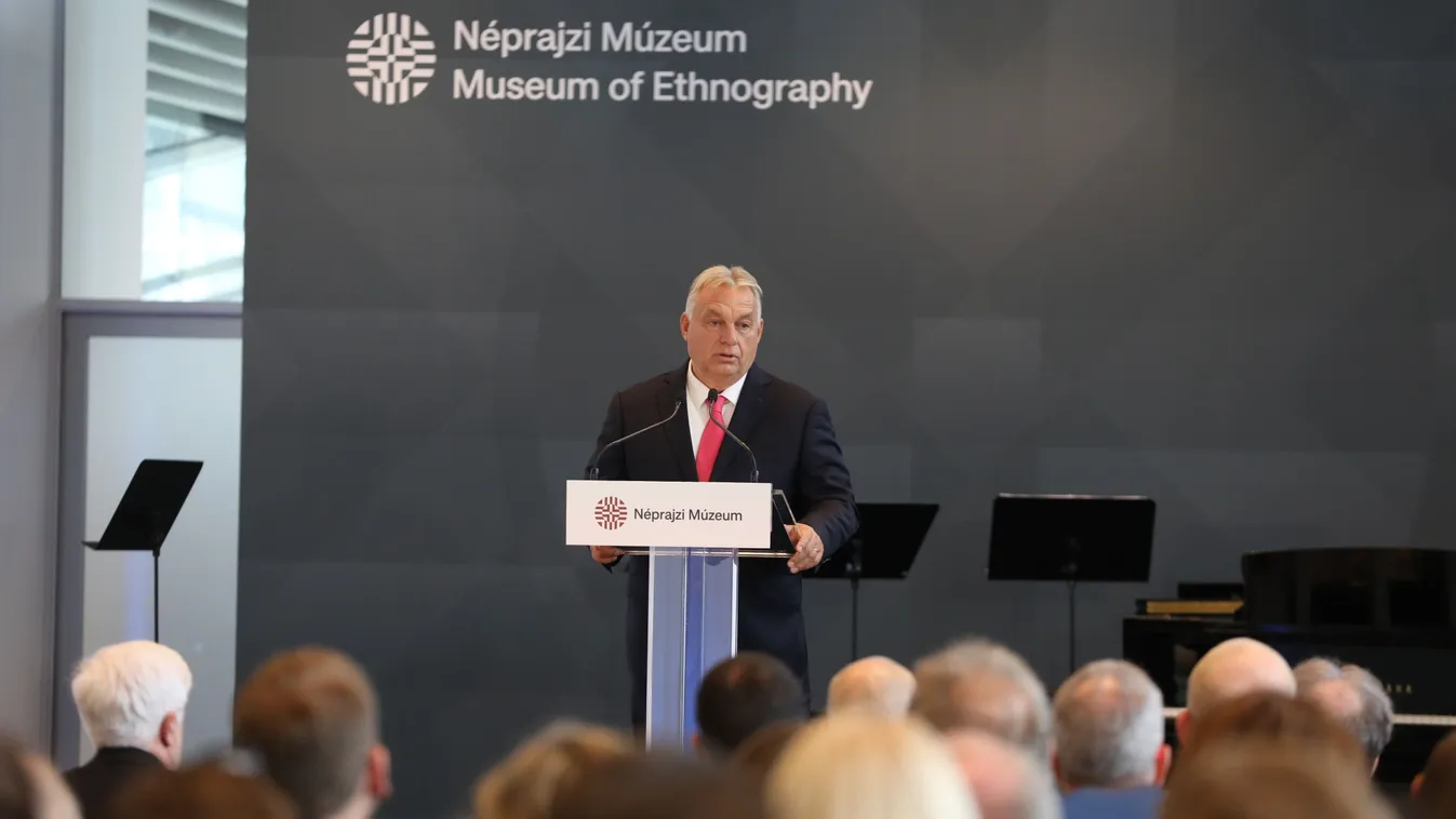 Világszínvonalú kiállítást nyitott meg Orbán Viktor