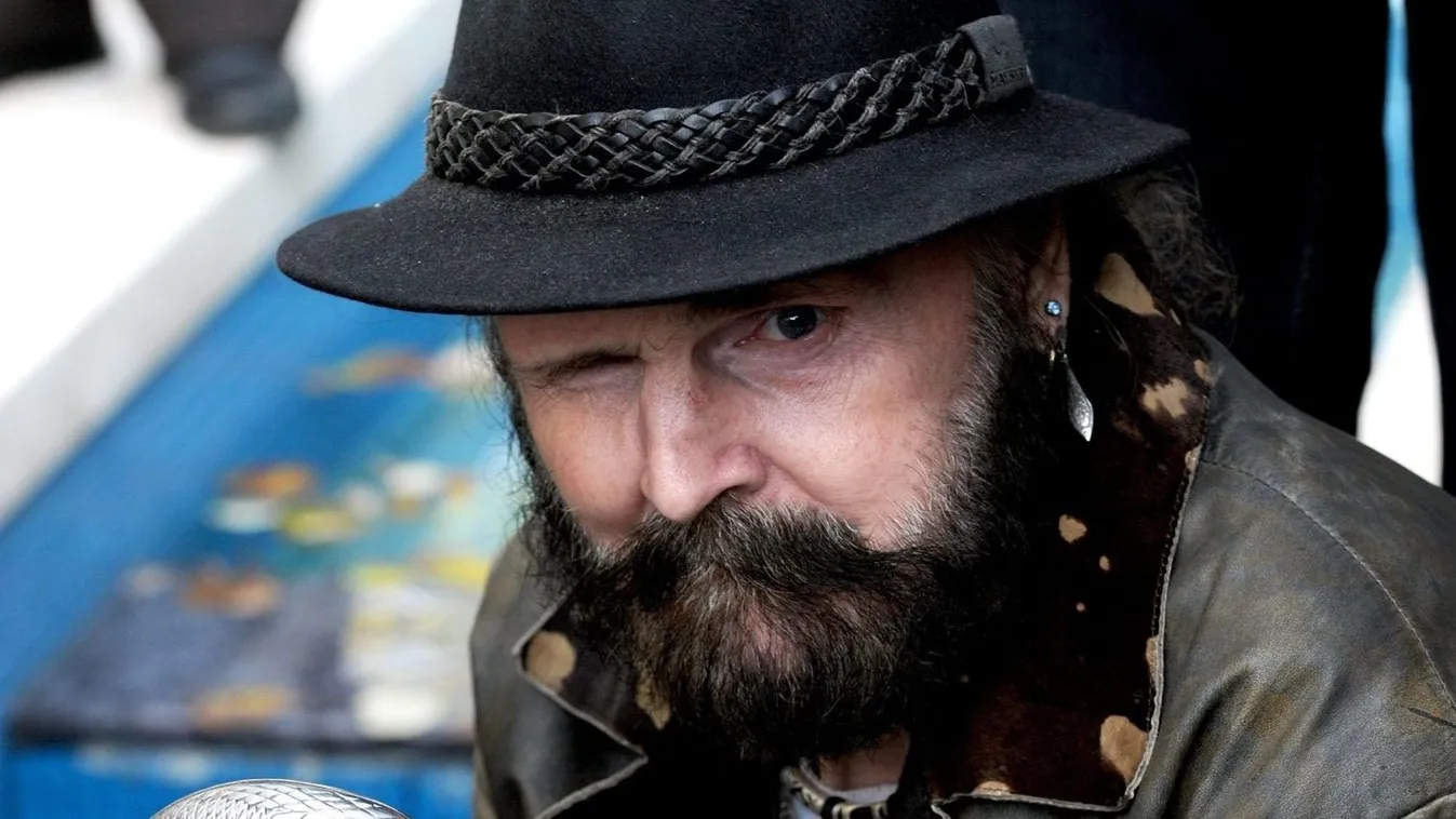 77 éves lenne Som Lajos, így néz ki most a sírja