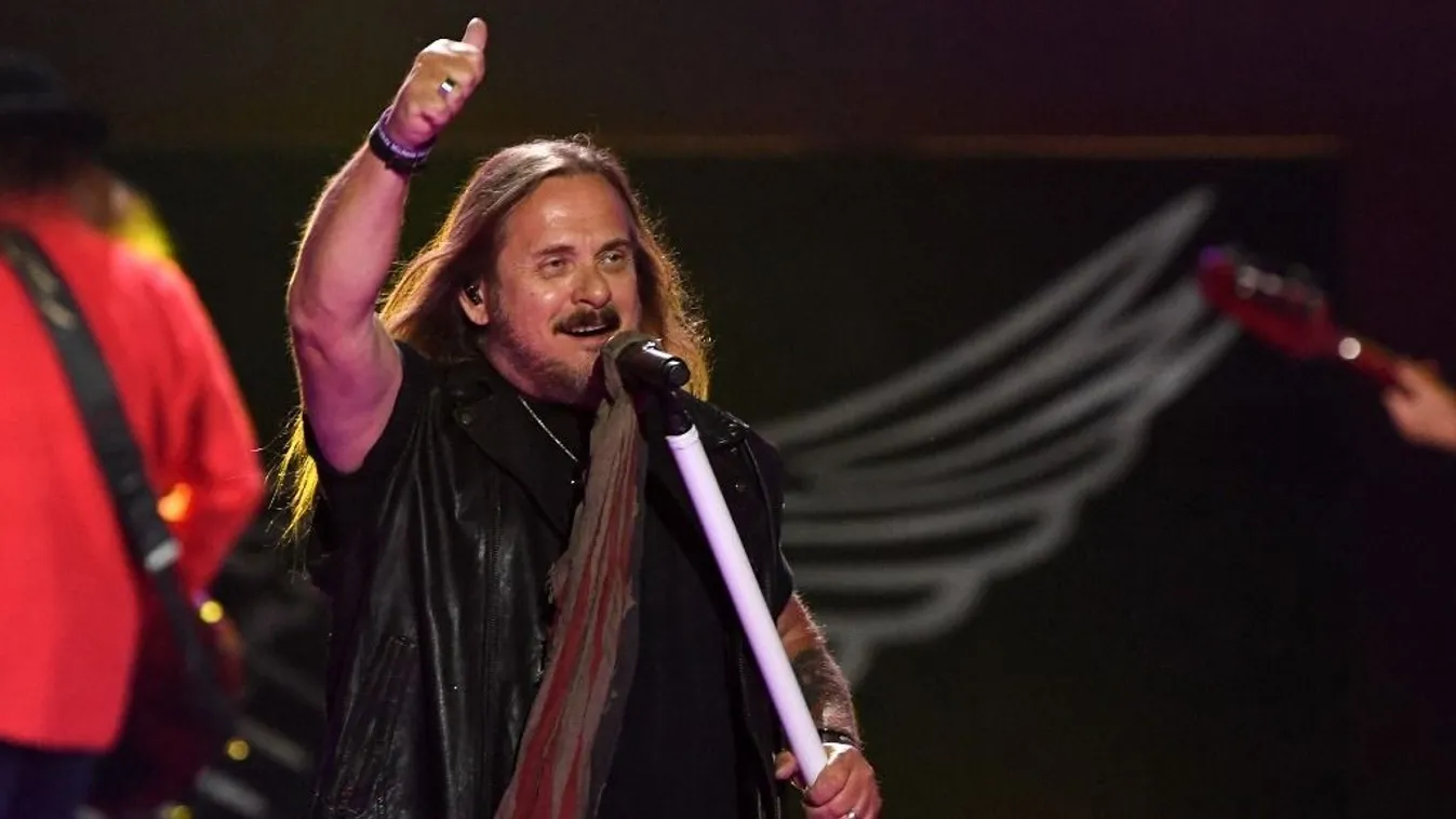 Beteg lánya miatt mondta le a turnét a legendás énekes