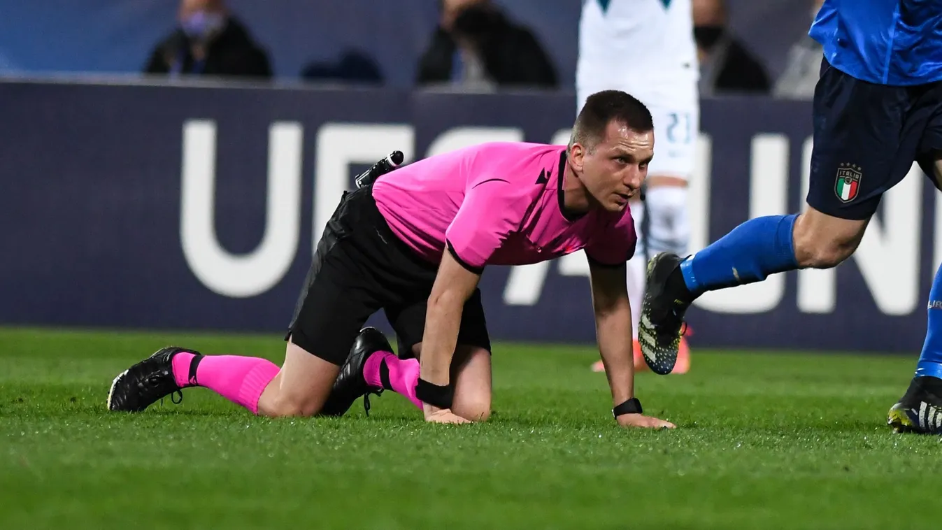 Részegen lopott közlekedési táblát a sztárbíró, lép az UEFA