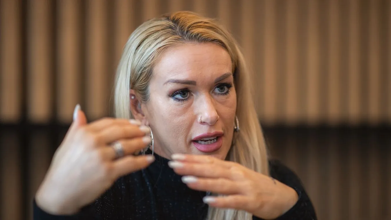 Molnár Anikónak csak a fél mellére elég új melltartója