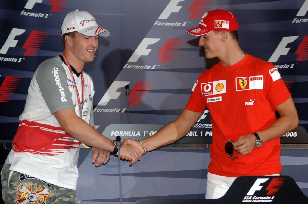 Ralf (balra) és Michael Schumacher: sokszor összekülönböztek, de mindig gyorsan meg tudták beszélni a sérelmeiket
