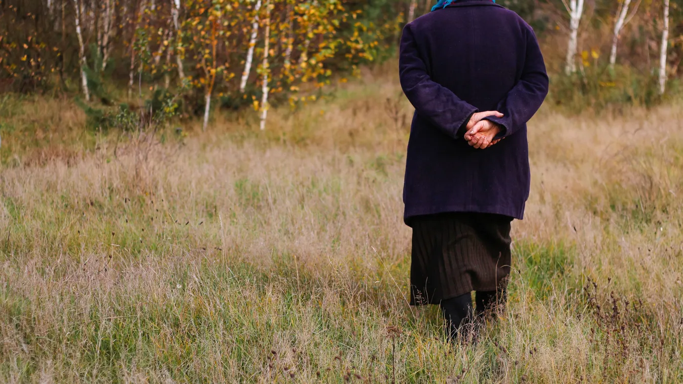 Szívszaggató: elhunyt férjét kereste a zavarodott asszony