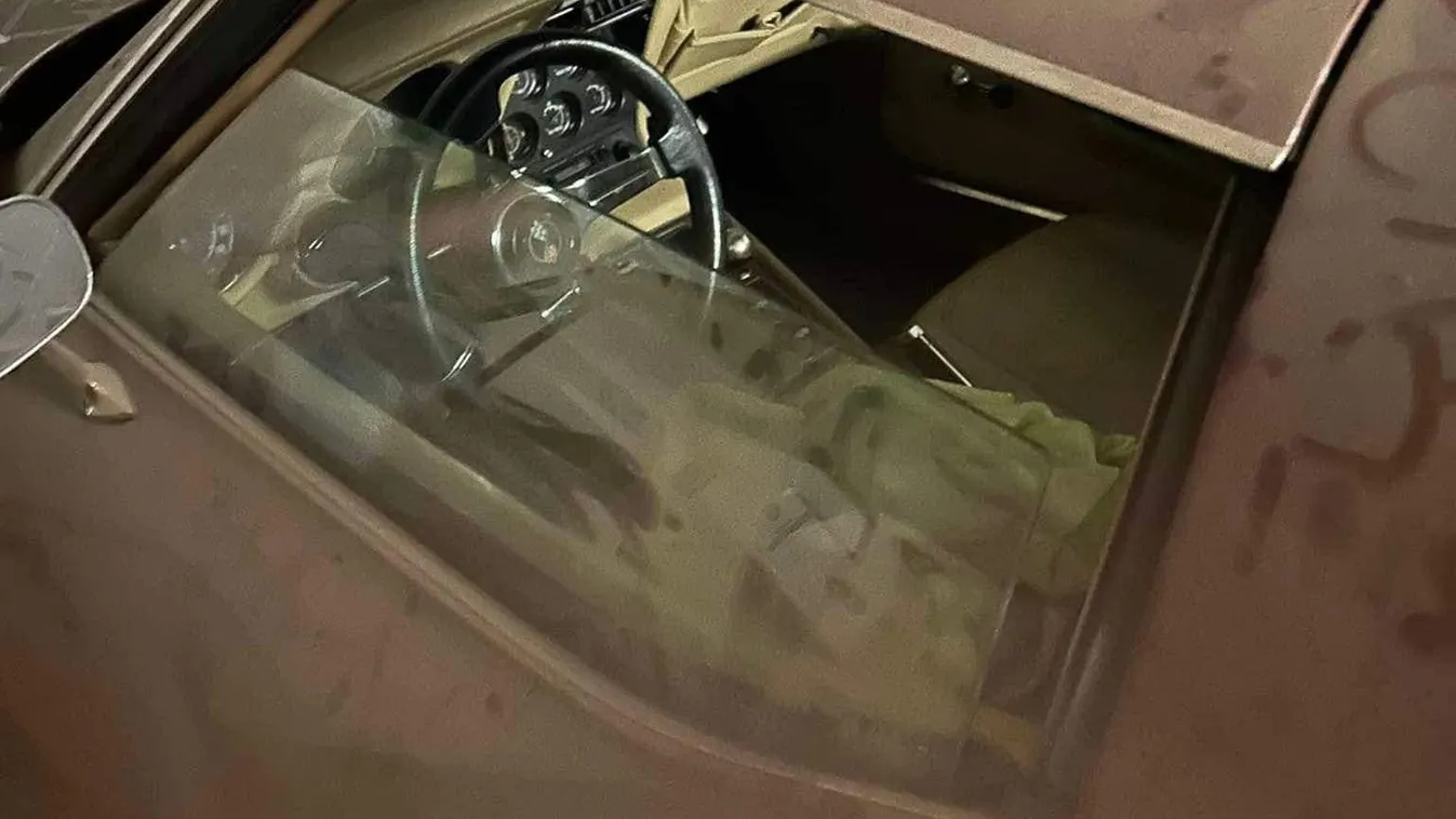 Elhagyatott szellemautó lett Kecskemét új látványossága