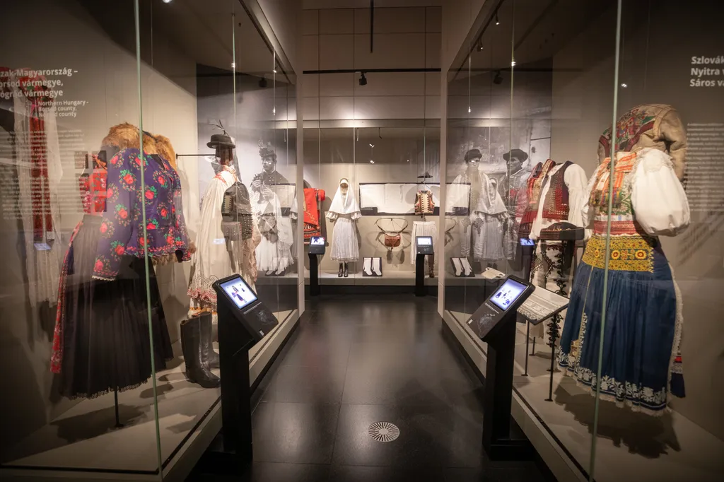 20241010 Budapest, a Néprajzi Múzeum állandó kiállításának megnyitója. Fotó:Bánkúti Sándor