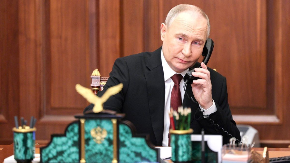 Történelmi telefonhívás: Putyinnal egyeztetett Olaf Scholz