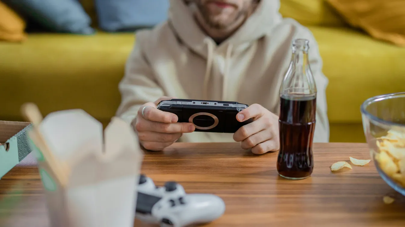 Városi legenda, vagy tényleg mindenre jó a kóla? - Videó