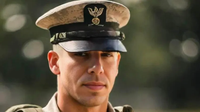 Idegen egyenruhát öltött magára Magyar Péter