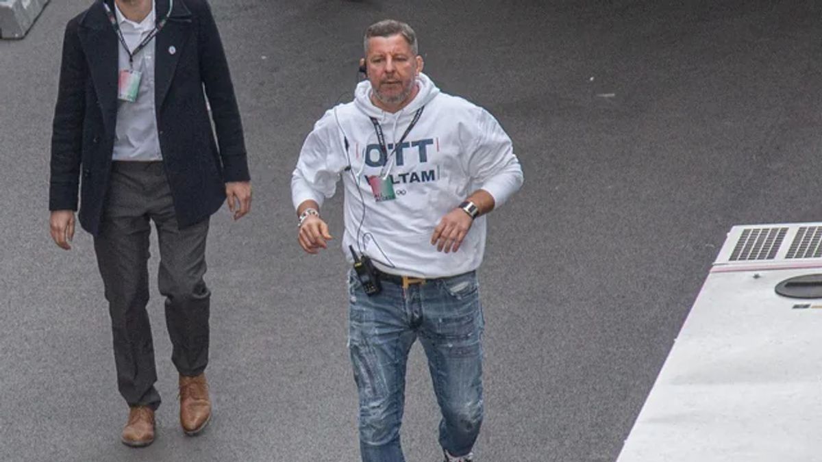 Magyar Péter embere azt kérdezte, megverte-e a barátnőjét a politikus
