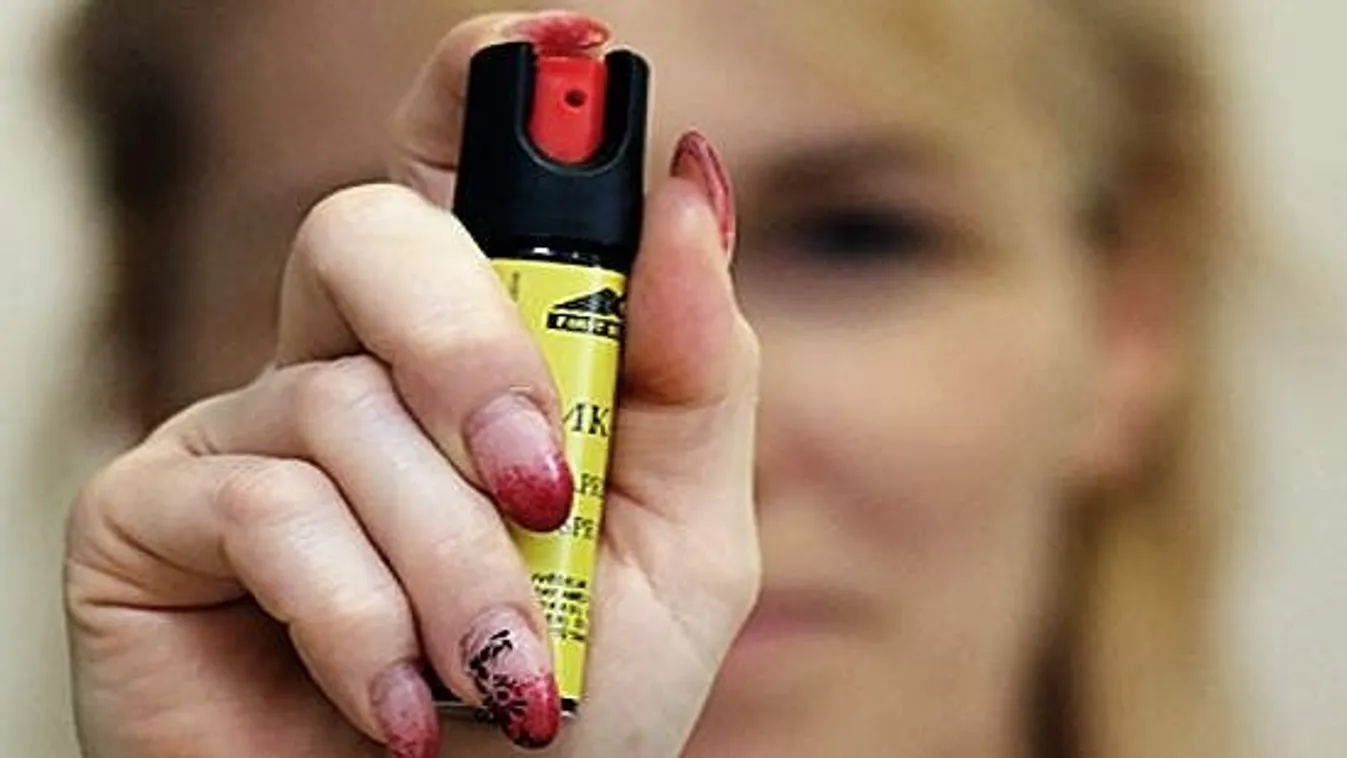 Lefújták gázspray-vel a külföldi bulizókat a biztonsági őrök