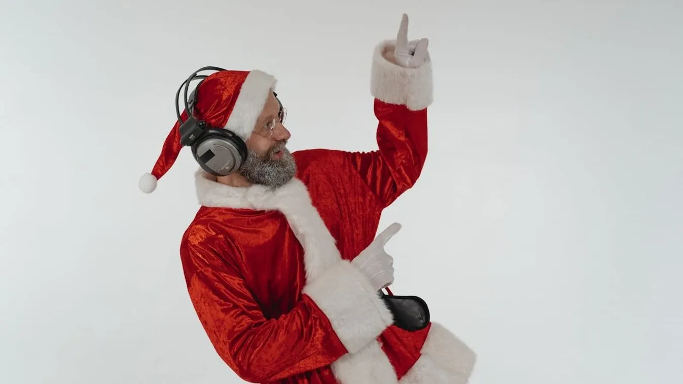 Összefogott a két világsztár: itt az idei karácsony slágere