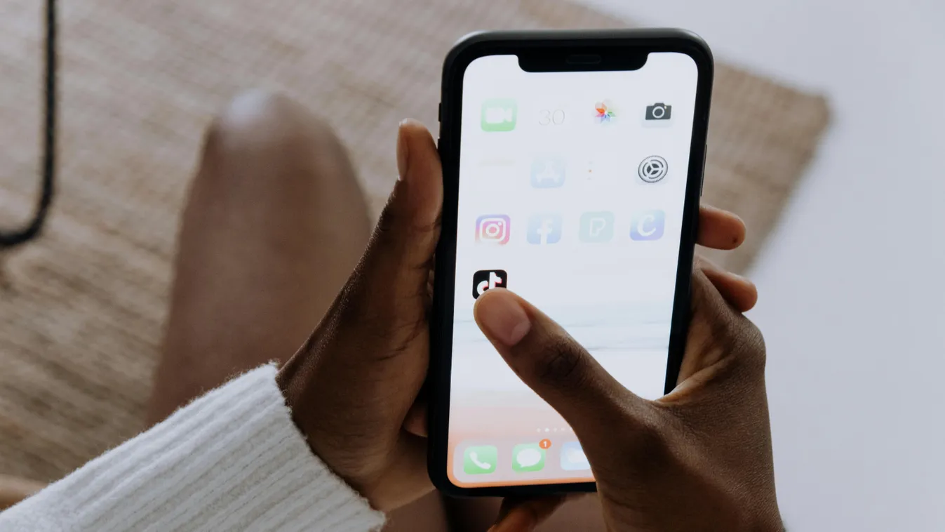 Így hat a Z-generáció mentális egészségére a közösségi média