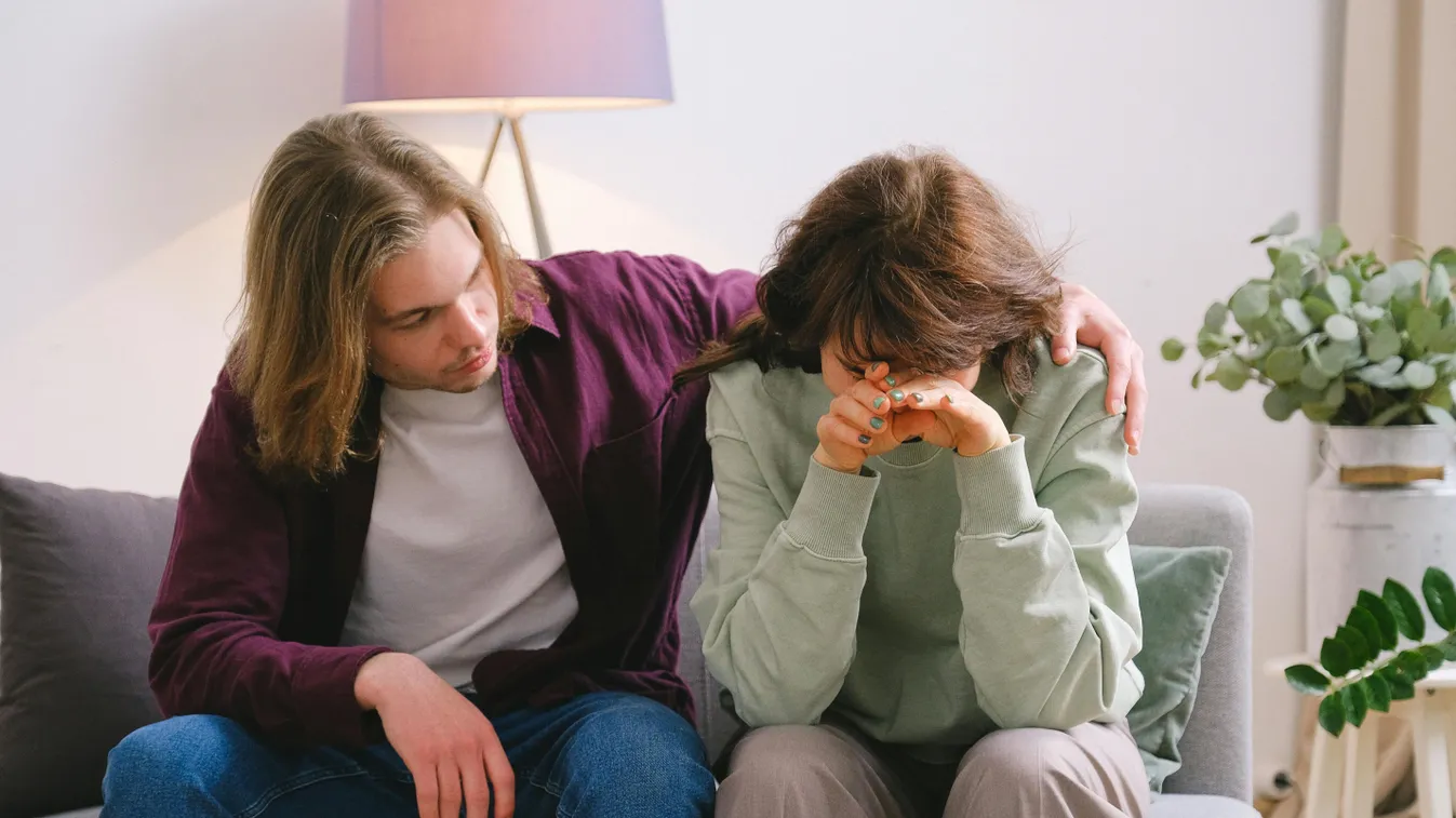 „Üldöznek az emlékek a férjemről, az ágyban a szomszéddal"