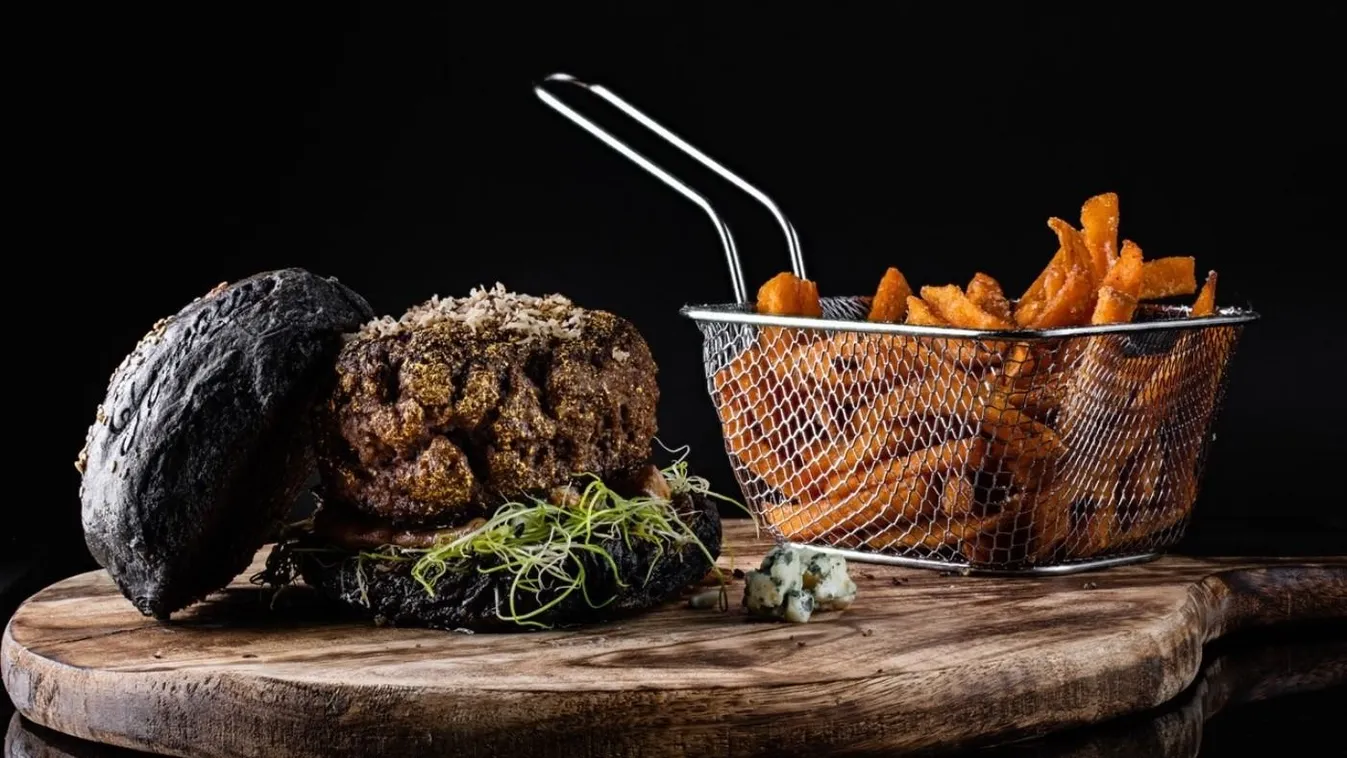 Ennyi az ára a legdrágább magyar aranyhamburgernek