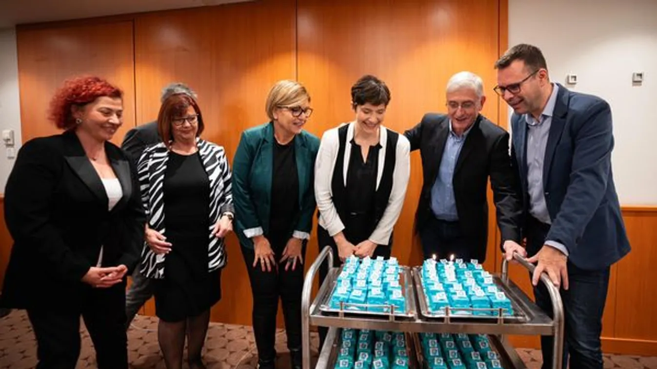 Leváltják Gyurcsányt a DK éléről?