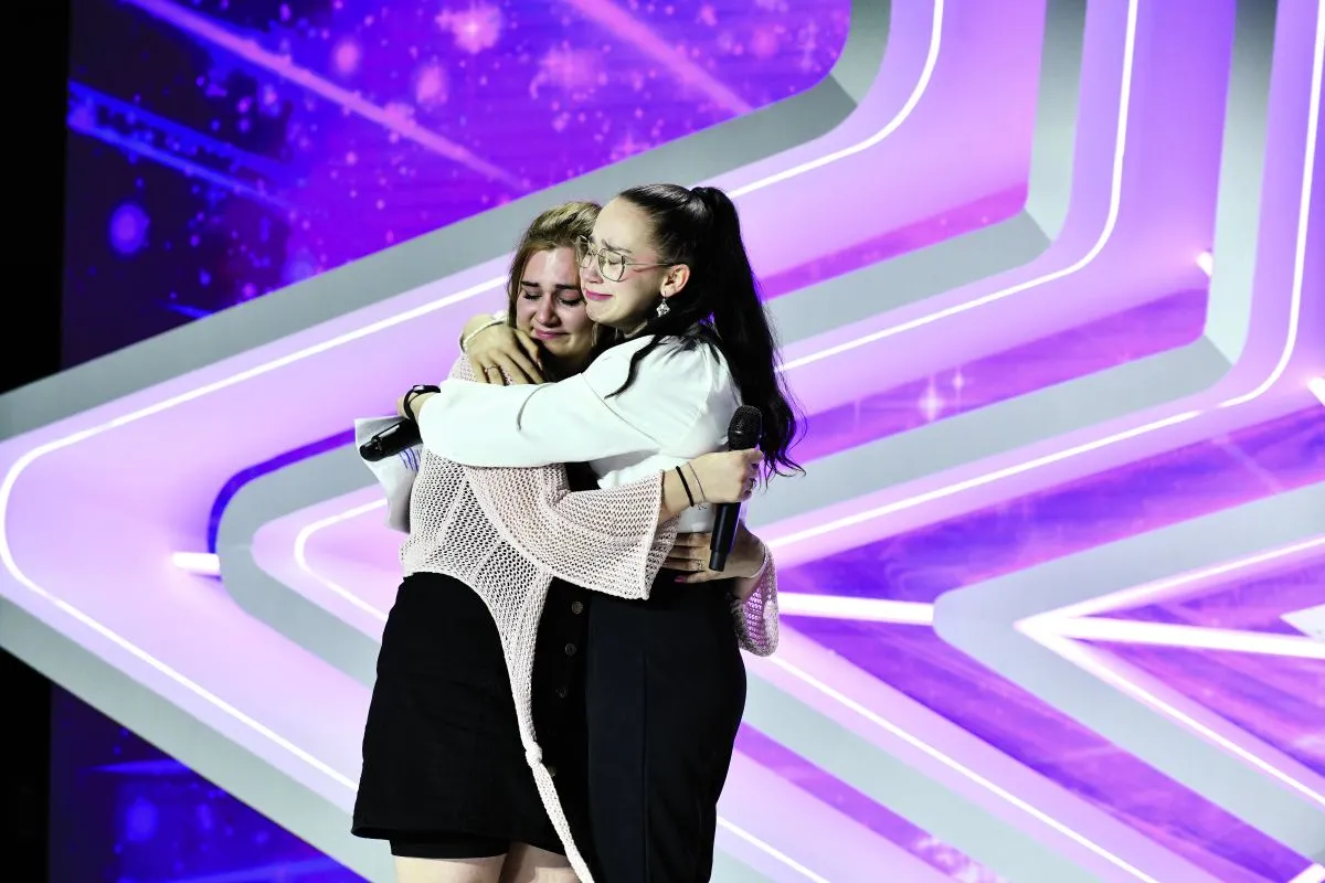 A Megasztár dívája, Kiszel Jennifer hálás annak, hogy a hallókészülékével jól hall  Ripost

Szintén Megasztár, Tóth Abigél, akinek a párja mindenkire féltékeny - Bors

Megasztár Baráth Kata hajlamos az önmarcangolásra - Bors