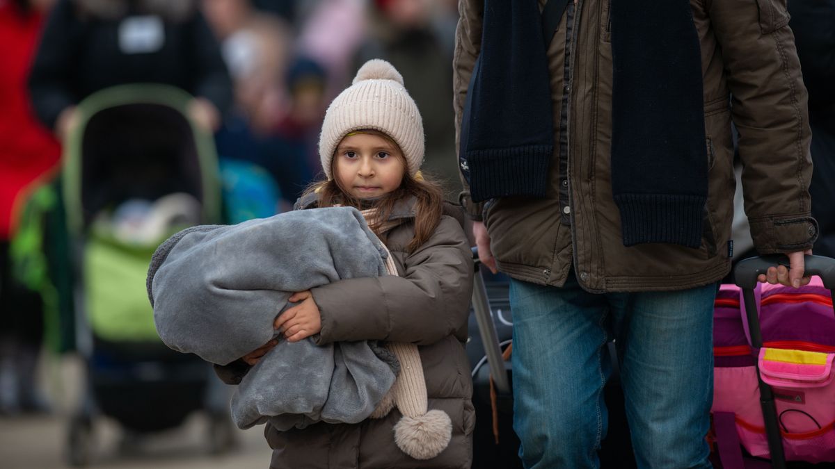 Isaccea,,Romania.,05,March,,2022.,Refugee,Ukrainians,Walk,From,Ukraine