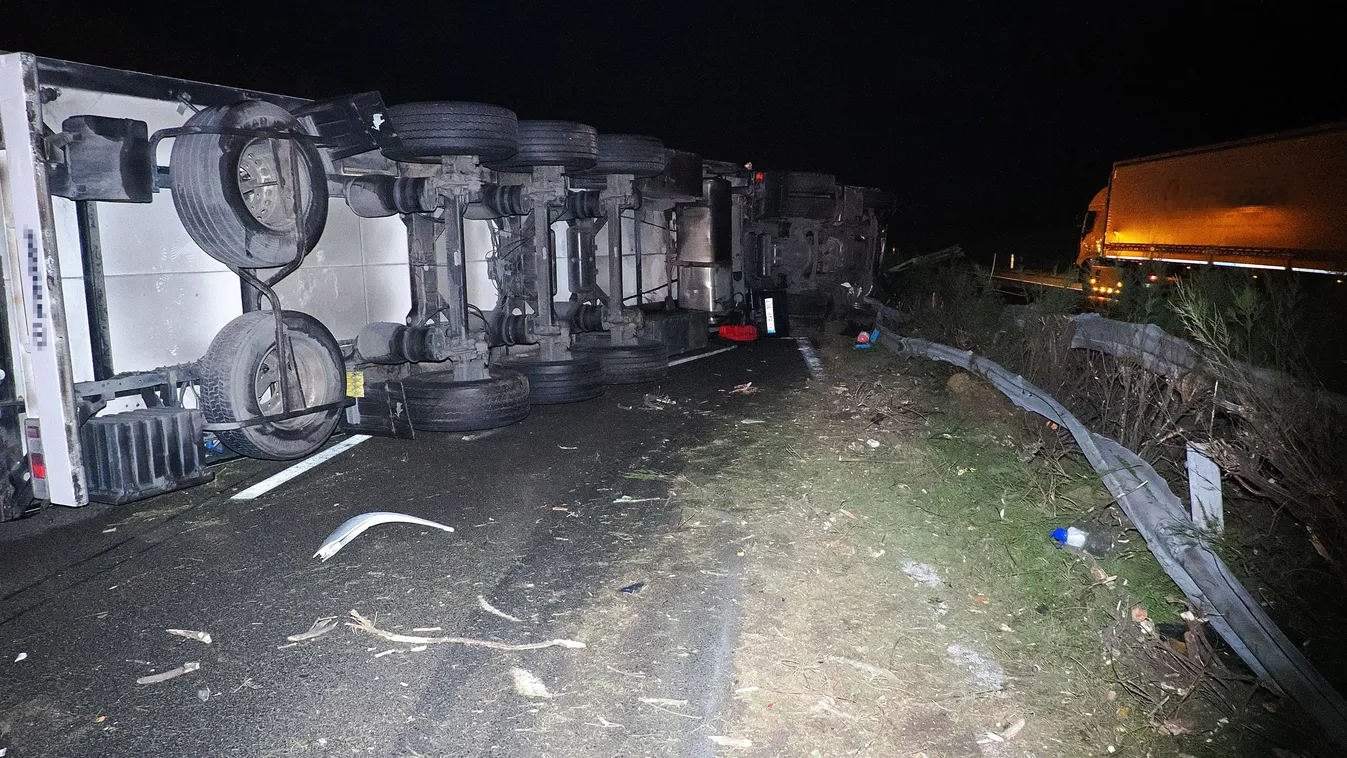 Iszonyat, ami az M1-en történt, mindenütt roncsok - Fotók!