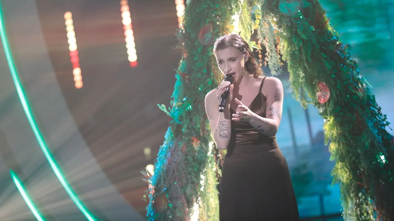 Óriási siker a Megasztár énekesnőjének első dala