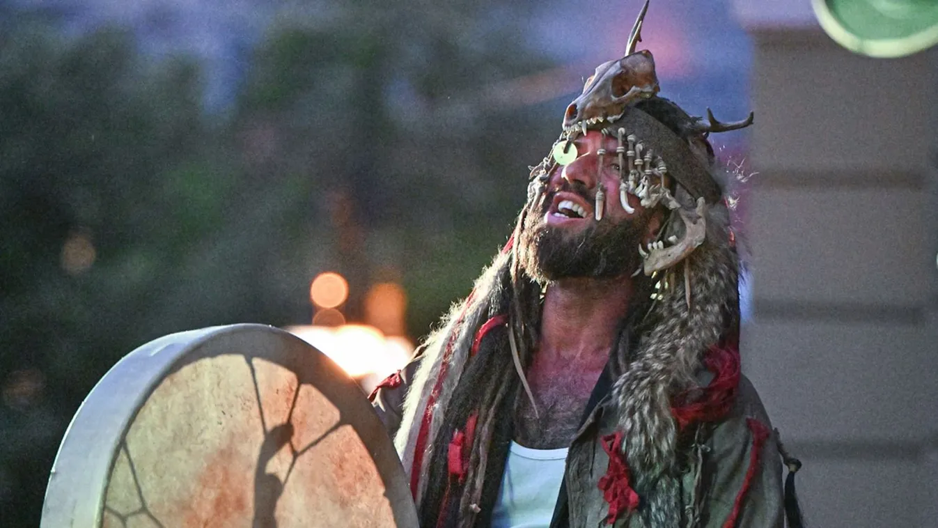 Varga Viktor ruha nélküli időutazása mindent visz