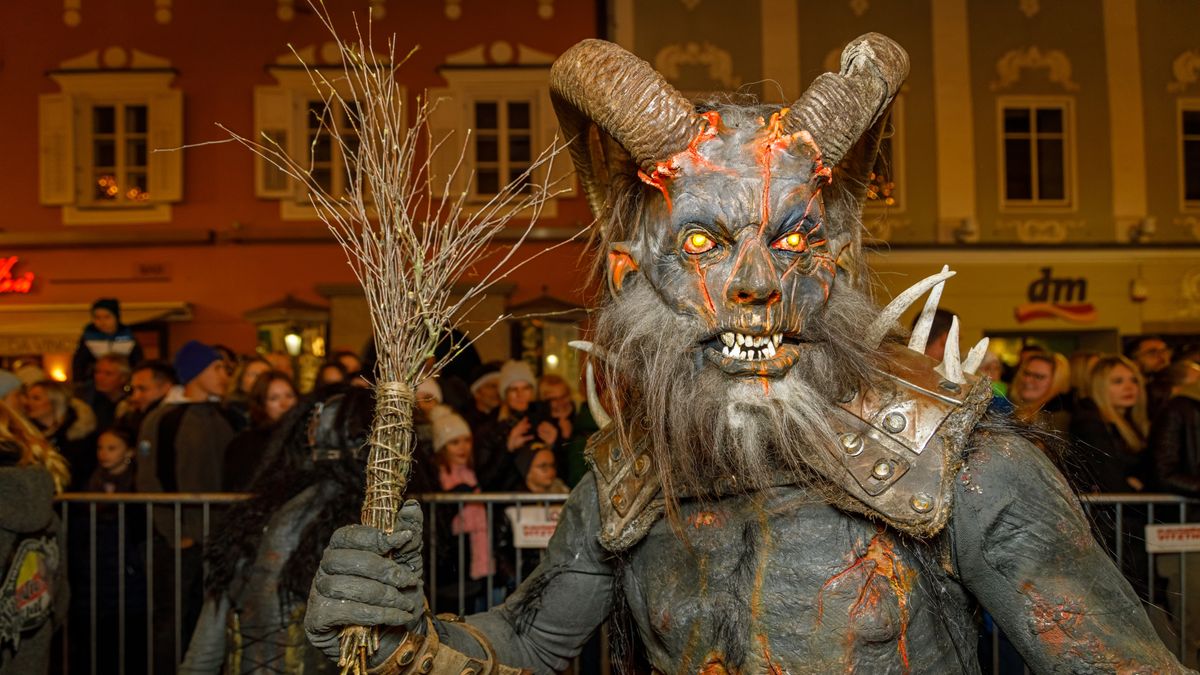 Verik a krampuszokat Ausztriában, rendőri segítséget kérnek