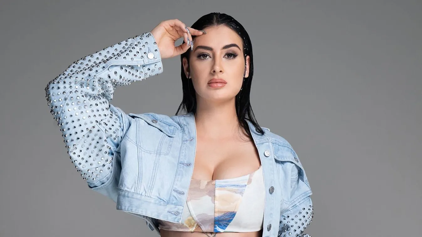 Na ne! Merész üzenetet kapott új klipje kapcsán Nemazalány