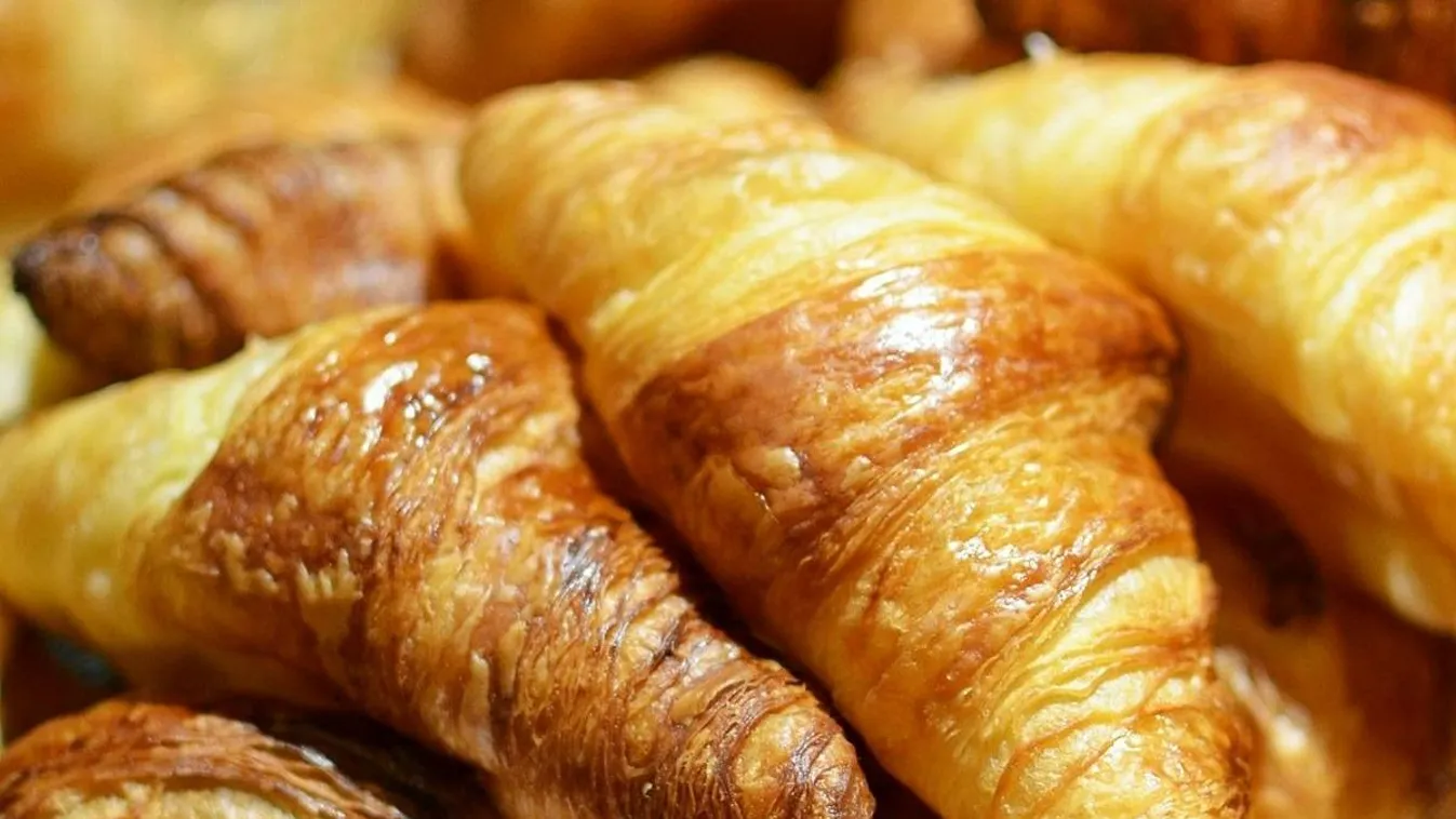 Sokkot kapott a fiatal lány a Temuról rendelt lámpától