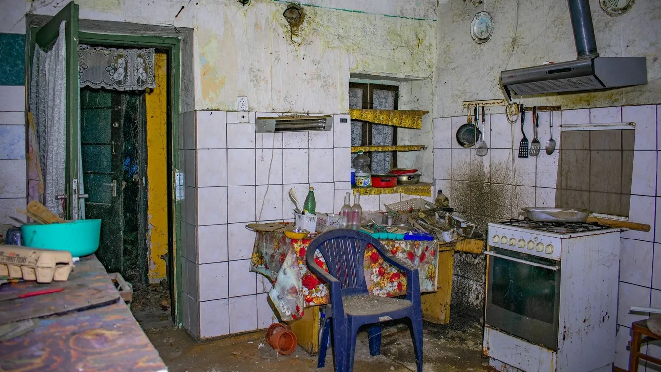 Mindent hátrahagytak a Kádár-kocka lakói