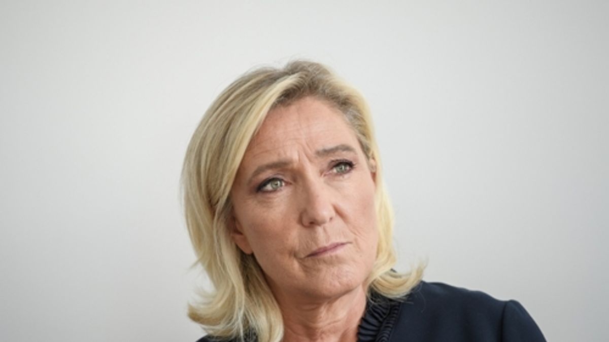 Marine Le Pen a francia kormány megbuktatását tervezi
