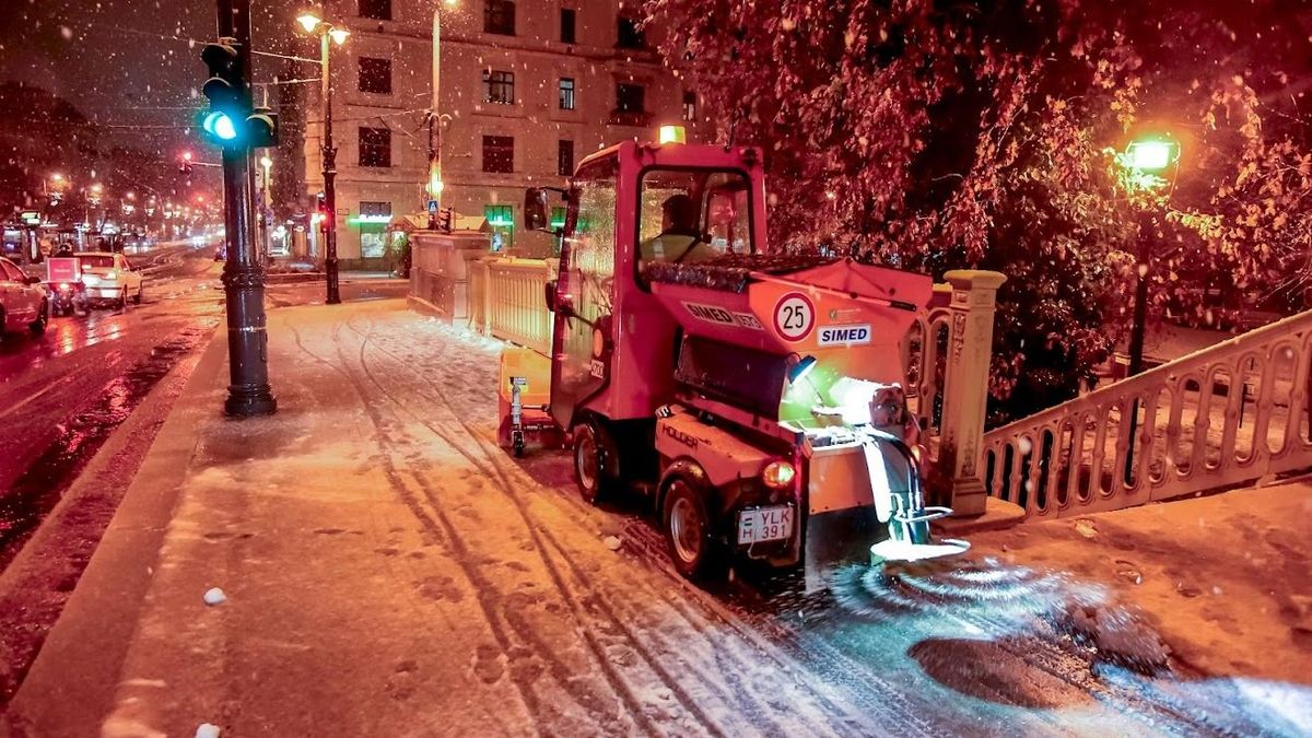 Órákon belül nagy hó várható Budapesten, ezt kérik az útnak indulóktól