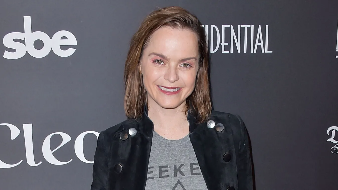 Furcsa összeállításban jelent meg a sorozat sztárja