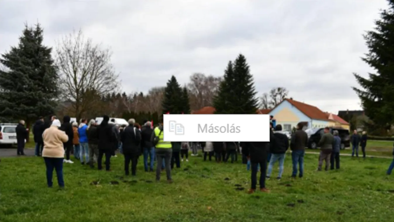 Rohamosan csökken Magyar Péter követőinek száma