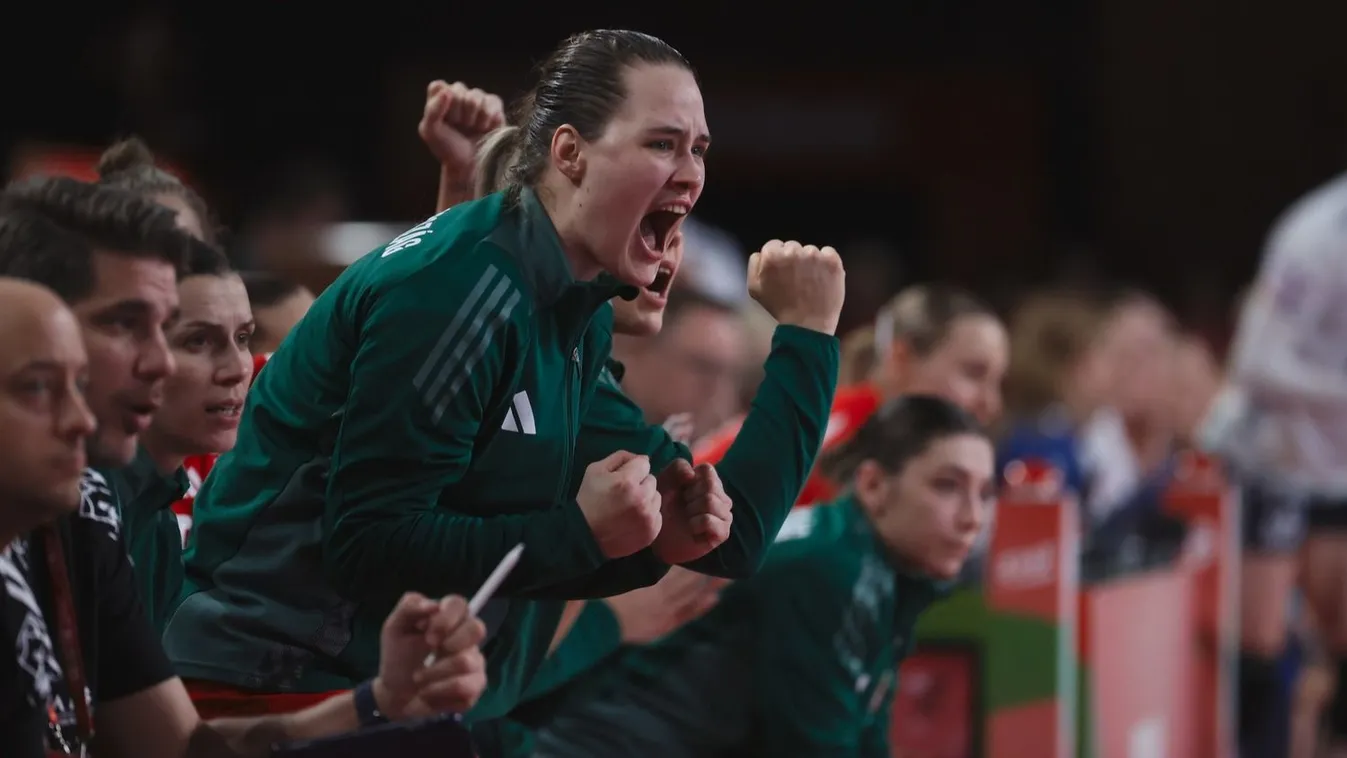 Küzdelem a köbön, fotókon a magyar kézis lányok nagy meccse