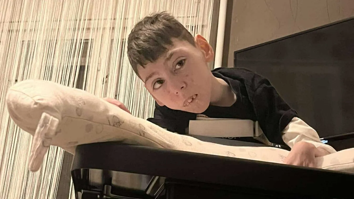 Állítógépes Levi végre megkaphatta a várva várt eszközt