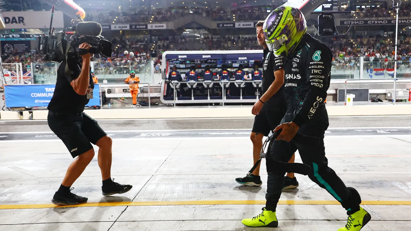 Váratlan jelenettel zárult az utolsó futam