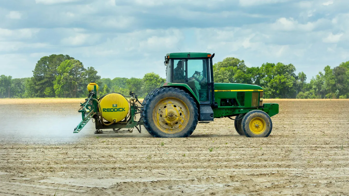 Áramütés érte és égési sérüléseket szenvedett a fiú