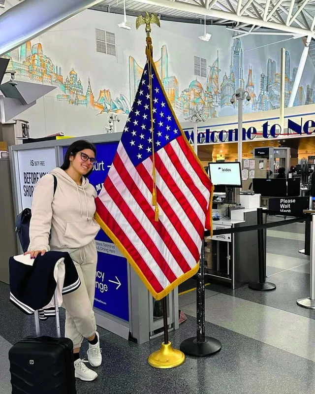  Erdélyi Mónika és Molli amerikai kalandjai - RIPOST 
