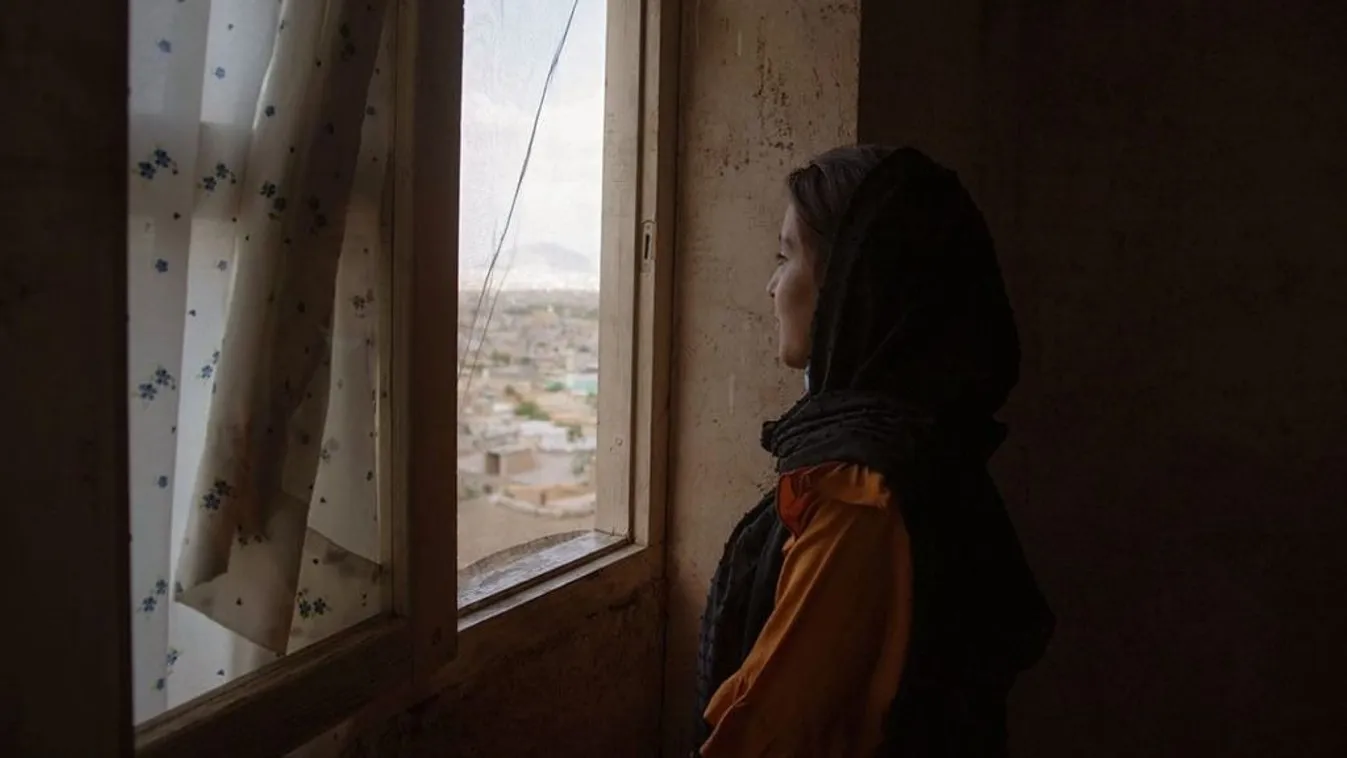 A tálibok betiltották a konyhai ablakokat Afganisztánban